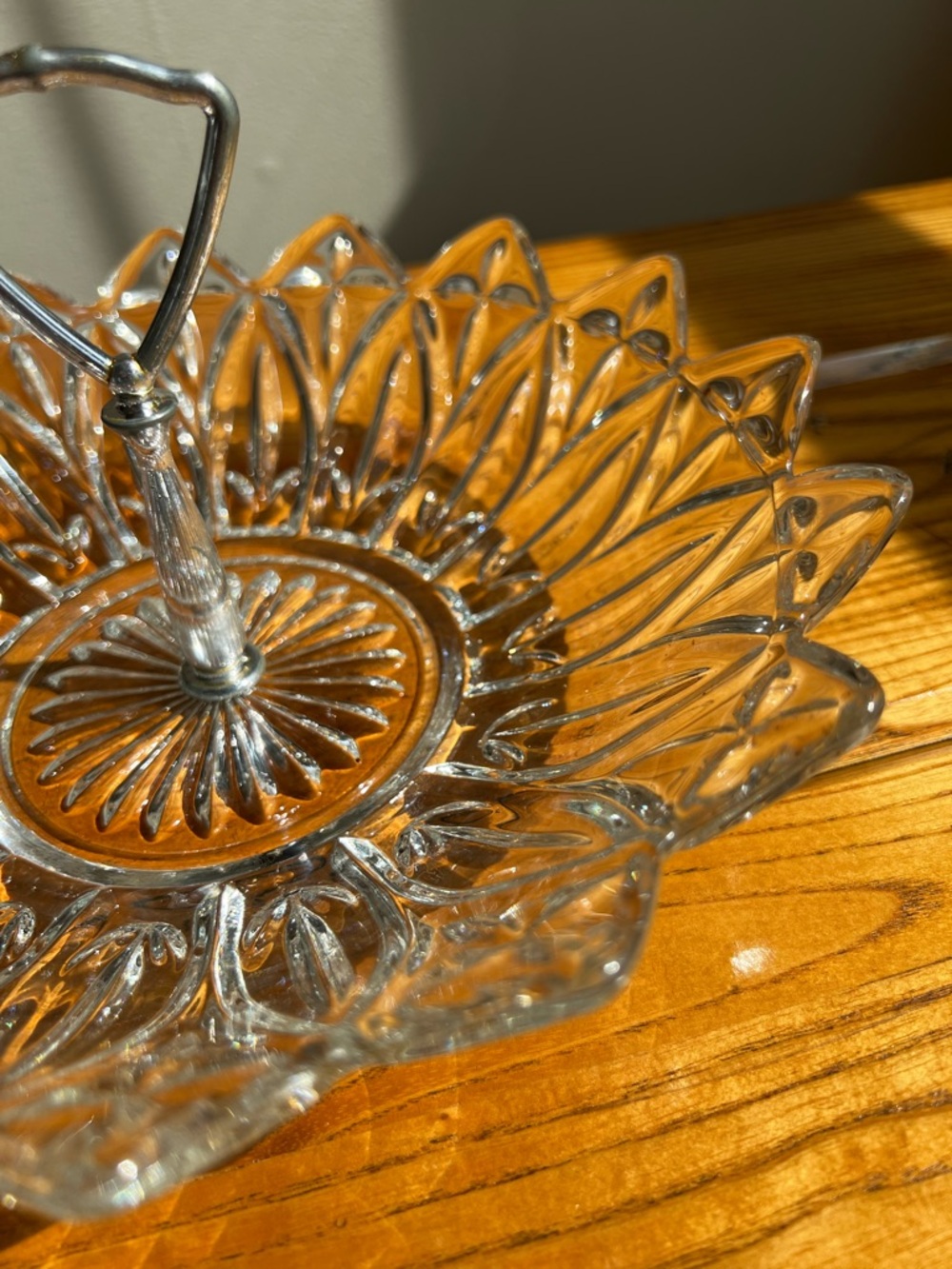 Clear Glass Decorative Two-Tier Handle Serving Dish - Picture 6 of 11